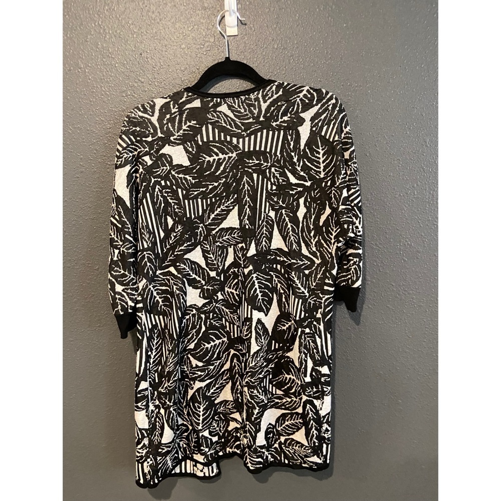 Zozo Black and White Patterned Cardigan - Picture 2 of 3